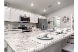 647 CYPRESS CREEK RUN, ST CLOUD, FL 34771 Sold 10/12/25