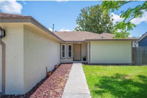 1081 SUNSHINE WAY, WINTER HAVEN, FL 33880 Sold 08/08/25