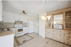 1610 REYNOLDS ROAD, LAKELAND, FL 33801 - MLS#MFRL4954072