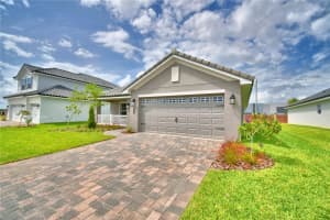 5427 WATERSIDE DRIVE, AUBURNDALE, FL 33823 - MLS#MFRL4954176