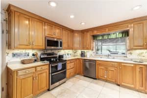 521 LONE PALM DRIVE, LAKELAND, FL 33815 - MLS#MFRL4954184