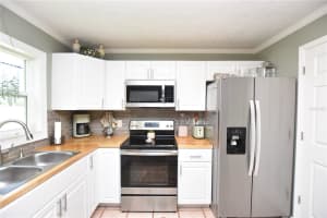 321 LAKE HARRIS DRIVE, LAKELAND, FL 33813 - MLS#MFRL4954221