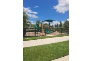 11356 Amber Ridge Dr Zellwood, FL 32798 - Off Market