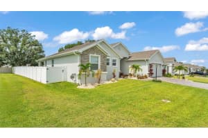 1095 WOODLAND OAKS DRIVE, LAKELAND, FL 33813 - MLS#MFRL4954260