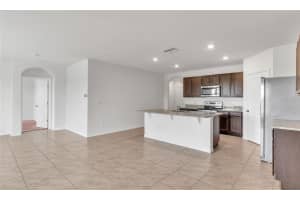 2904 LONG POND DRIVE, LAKELAND, FL 33811 - MLS#MFRL4954348
