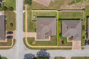 702 COUNTRY WALK COVE, EAGLE LAKE, FL 33839 - MLS#MFRL4954424