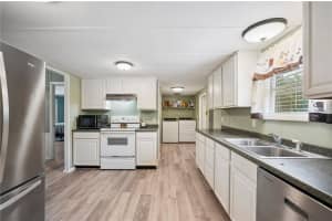 13821 ROCKRIDGE ROAD, LAKELAND, FL 33809 - MLS#MFRL4954483