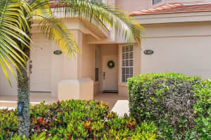 417 ENCLAVE PLACE, LAKELAND, FL 33803 Sold 08/04/25