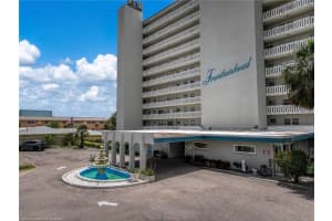 2131 Lakeview Dr #400, SEBRING