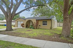 2261 Crystal Grove Ln, LAKELAND