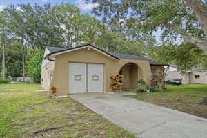 2261 CRYSTAL GROVE LANE, LAKELAND, FL 33801 - MLS#MFRL4954690