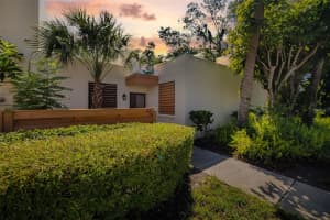 135 Wild Palm Dr, BRADENTON