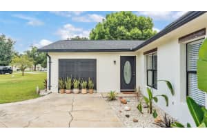 2404 VIEW WAY, LAKELAND, FL 33810 - MLS#MFRL4954868