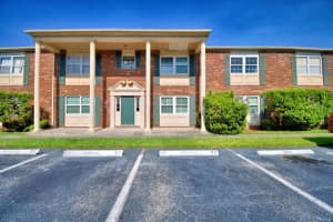 1920 E Edgewood Dr #r8, LAKELAND