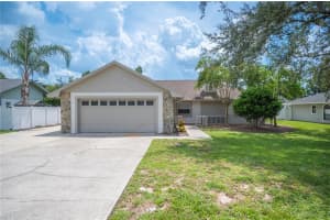 1054 Colony Park Dr, LAKELAND