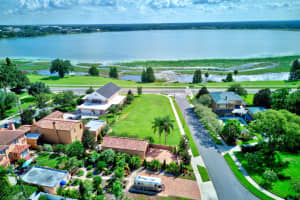 981 LAKE HOLLINGSWORTH DRIVE, LAKELAND, FL 33803 Sold 10/30/25