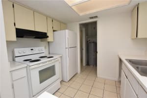 1019 BUCCANEER DRIVE, LAKELAND, FL 33801 - MLS#MFRL4955274