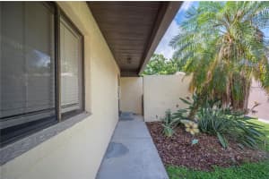 341 LAKE HARRIS DRIVE, LAKELAND, FL 33813 - MLS#MFRL4955334