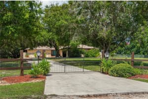1942 OLD GROVE TRL, FROSTPROOF, FL 33843 - MLS#MFRL4955382