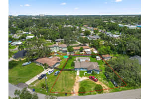 4312 GROVE VIEW AVENUE, TAMPA, FL 33617 - MLS#MFRL4955517