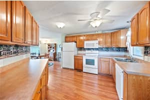 1610 REYNOLDS ROAD, LAKELAND, FL 33801 Sold 10/17/25