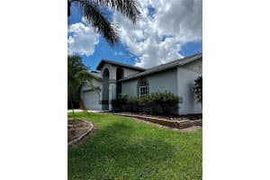 5215 MARTINIQUE DRIVE, LAKELAND, FL 33812 - MLS#MFRL4955659