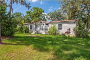 6221 PINEWOOD VILLAGE CIR W, LAKELAND, FL 33811 - MLS#MFRL4955660