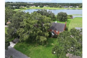 1202 LAKE DEESON POINT, LAKELAND, FL 33805 Sold 10/03/25
