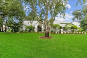 725 HERITAGE DRIVE, WINTER HAVEN, FL 33881 - MLS#MFRL4955838