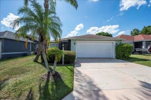 620 CRYSTALS BOULEVARD, WINTER HAVEN, FL 33884 - MLS#MFRL4955895