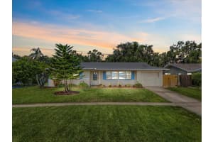 522 Gershwin Dr, LARGO