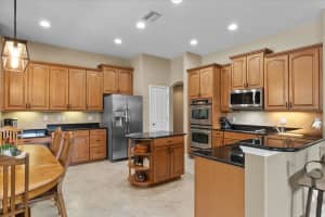 921 CLASSIC VIEW DRIVE, AUBURNDALE, FL 33823 - MLS#MFRL4955970