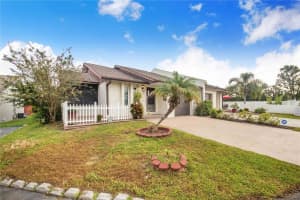 5107 OLD HIGHWAY 37 #2, LAKELAND, FL 33811 - MLS#MFRL4956112