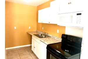 110 FOREST AVENUE, DAVENPORT, FL 33837 - MLS#MFRL4956150