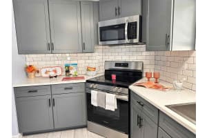 2206 GOLDEN HORSESHOE CIRCLE, LAKELAND, FL 33810 - MLS#MFRL4956183
