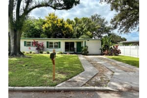 1613 CRYSTAL COURT, LAKELAND, FL 33801 - MLS#MFRL4956230