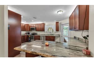 1702 SHERWOOD LAKES BOULEVARD, LAKELAND, FL 33809 - MLS#MFRL4956244