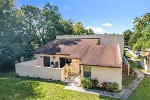 1880 CRYSTAL LAKE DRIVE, LAKELAND, FL 33801 - MLS#MFRL4956272