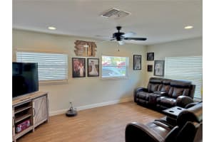 130 DIXIE HIGHWAY, AUBURNDALE, FL 33823 - MLS#MFRL4956308