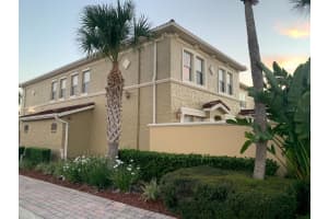 2996 Bella Vista Dr, DAVENPORT