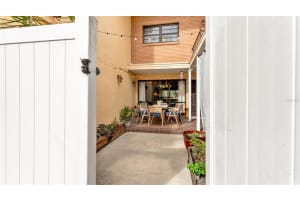 416 HOWARD AVENUE, LAKELAND, FL 33815 - MLS#MFRL4956400