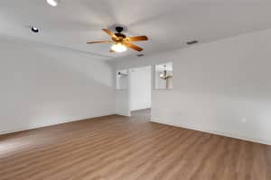 633 WILLOW RUN, LAKELAND, FL 33813 - MLS#MFRL4956446