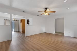633 WILLOW RUN, LAKELAND, FL 33813 - MLS#MFRL4956446