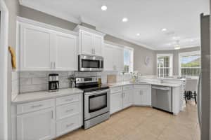 8147 LAKE JAMES DRIVE, LAKELAND, FL 33810 - MLS#MFRL4956503