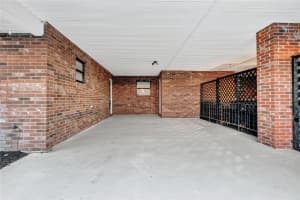 679 LAKE CAROLYN CIRCLE, LAKELAND, FL 33813 - MLS#MFRL4956706