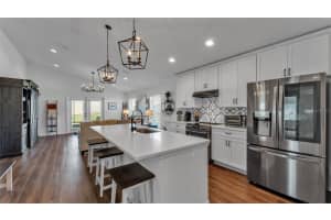 6021 EAGLE POINTE DRIVE, LAKELAND, FL 33812 - MLS#MFRL4956712