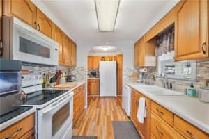 1610 REYNOLDS ROAD, LAKELAND, FL 33801 - MLS#MFRL4956772