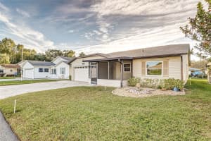 1635 COLONNADES CIRCLE, LAKELAND, FL 33811 - MLS#MFRL4956859