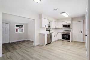 2405 DELROSE DRIVE, LAKELAND, FL 33805 - MLS#MFRL4956981