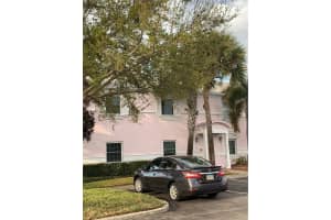 213 SEA HORSE DRIVE, ST PETERSBURG, FL 33705 - MLS#MFRL4957022